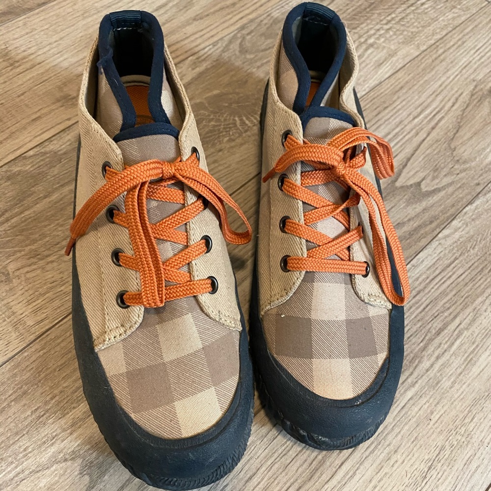 Lacrosse Footwear gingham booties.